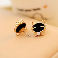 Load image into Gallery viewer, BLACK DIAMOND SMILING CAT EARRING